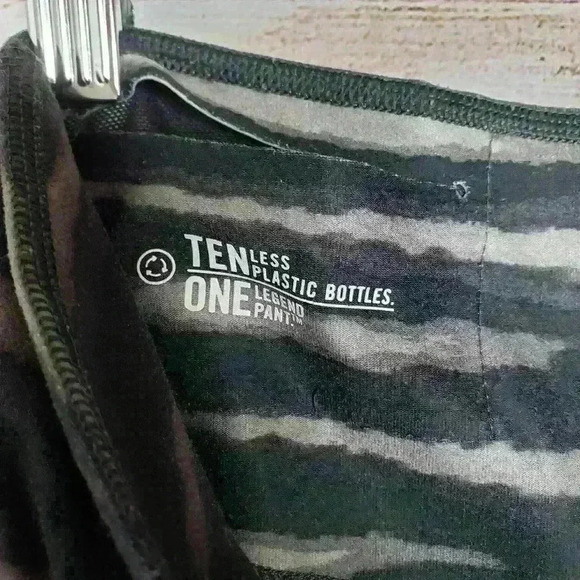 Nike Women's Dri-fit cropped leggings size large - Picture 4 of 8